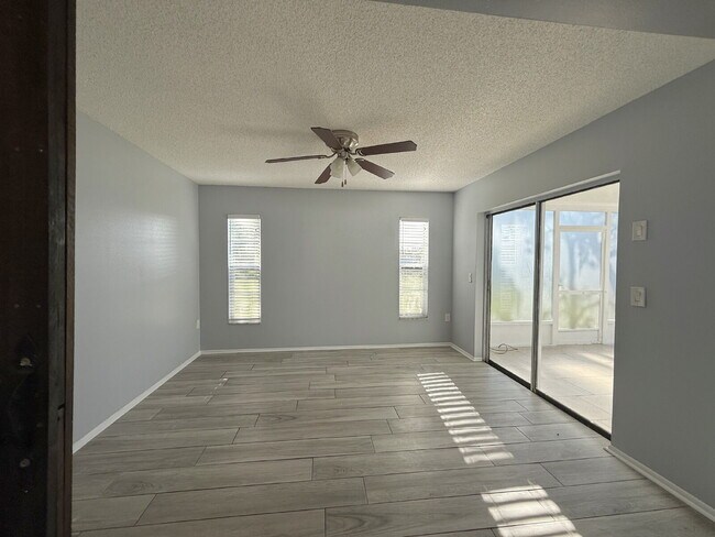 Building Photo - 8023 Wooden Dr
