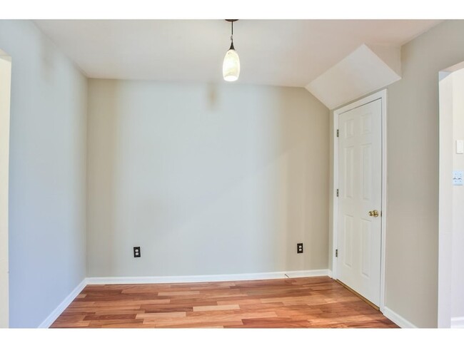 Building Photo - 1330 Pawnee Pointe Ct