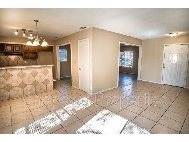 Building Photo - 6916 Shady Grove Dr