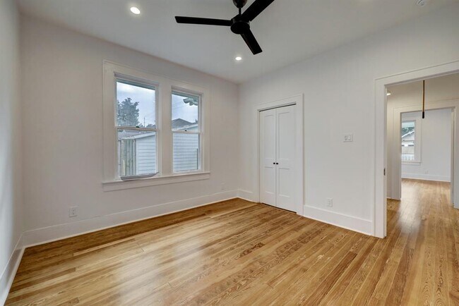 Building Photo - 2206 Gano St