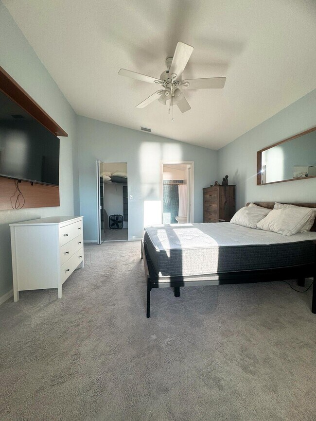 Building Photo - 532 SW Indian Key Dr