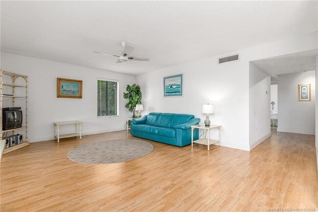 Building Photo - 5393 SE Miles Grant Rd