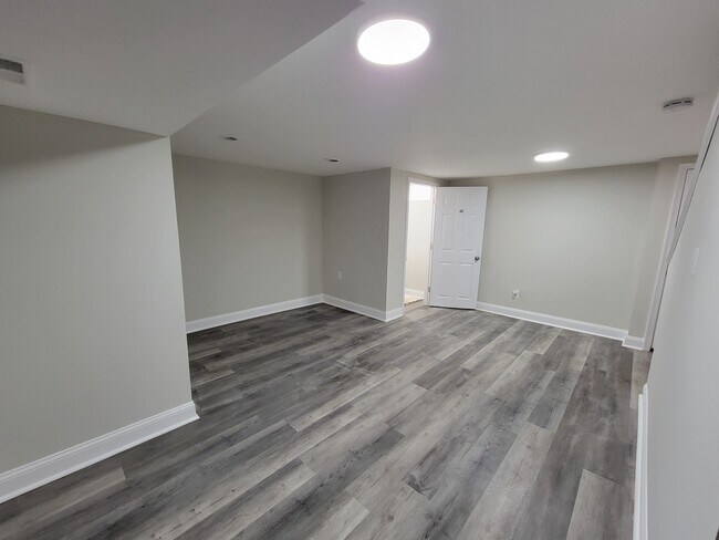 Building Photo - 5253 Cedgate Rd