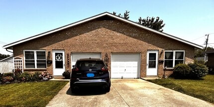 Building Photo - 1335 Seneca Dr