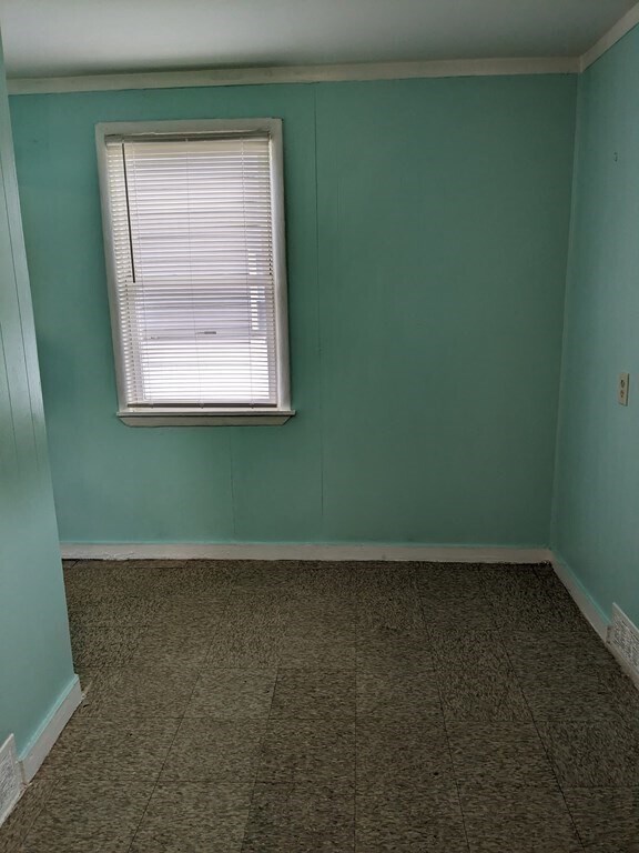 Building Photo - 10 Caddy Rd