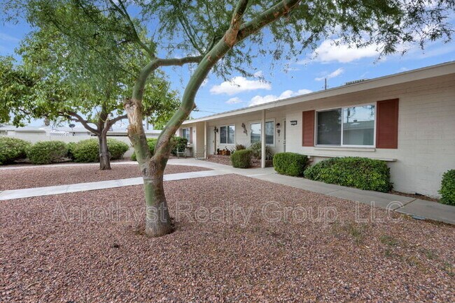 Building Photo - 10547 W Coggins Dr