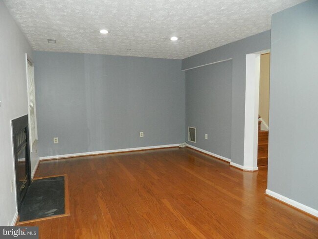 Building Photo - 18520 Cherry Laurel Ln