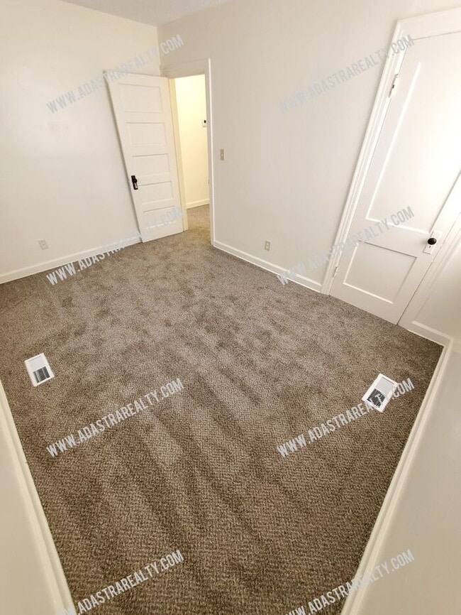 Building Photo - Affordable Home in KCMO-Available NOW!!