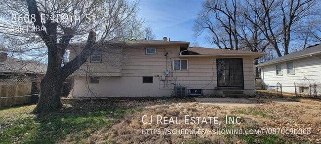 Building Photo - 8608 E 109 St