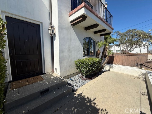 Building Photo - 1623 Artesia Blvd