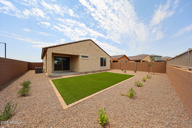 Building Photo - 7106 W Hedge Hog Pl