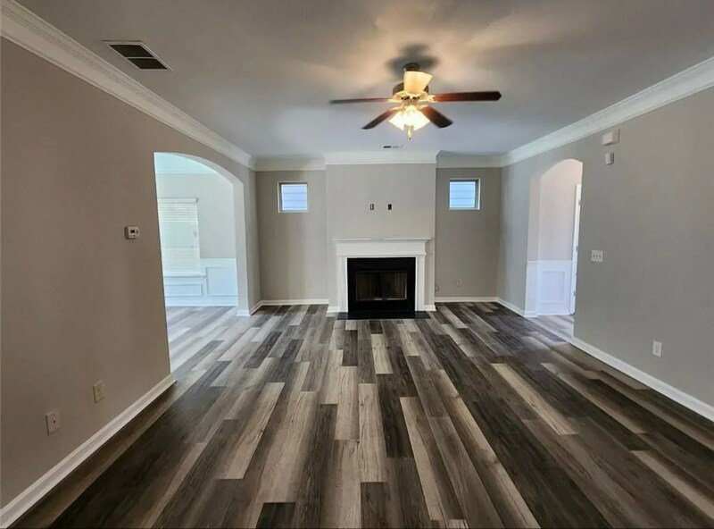 Building Photo - 1620 Townview Ln