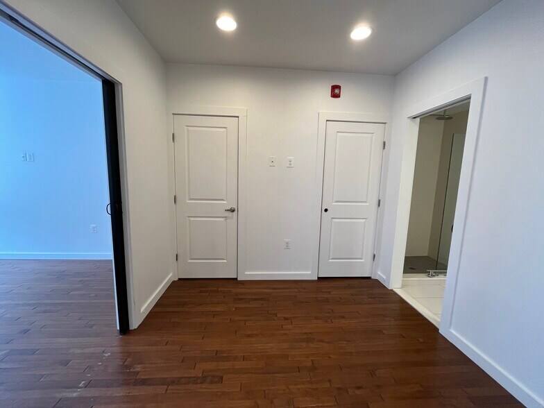 Building Photo - THE PORTLAND APARTMENTS