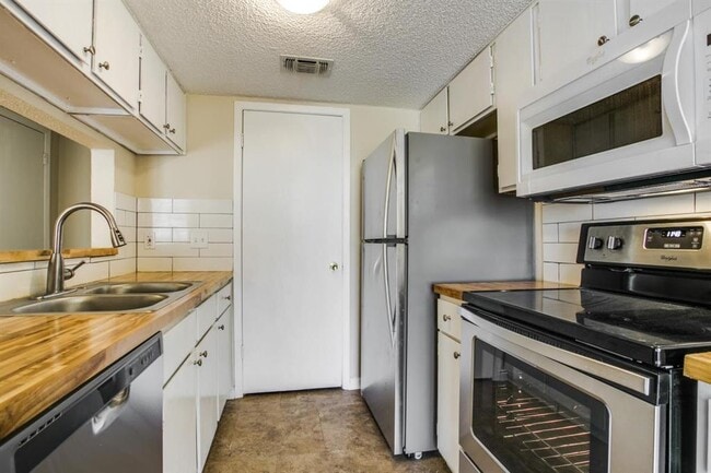 Building Photo - 7508 St Amant Pl