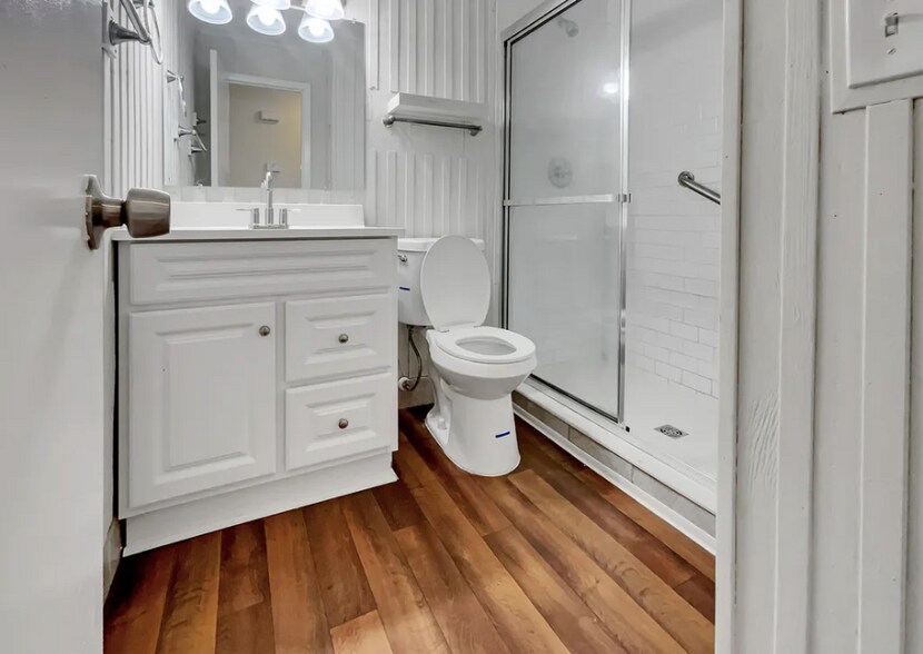 Building Photo - 7748 Knoll Dr N