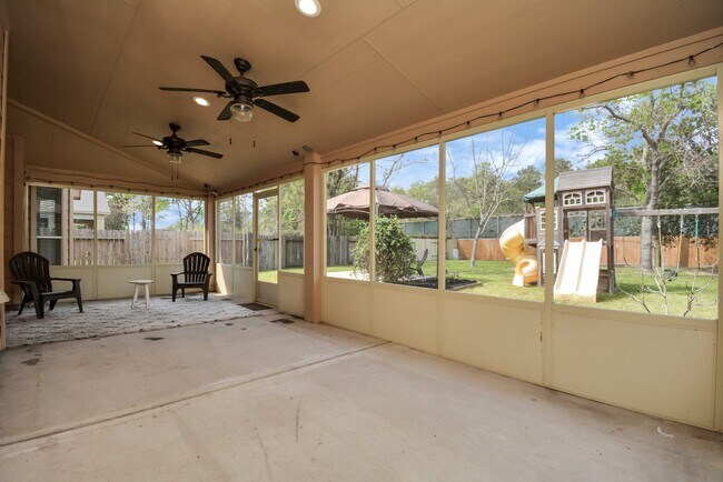 Building Photo - 13339 Yaupon Holly Ln