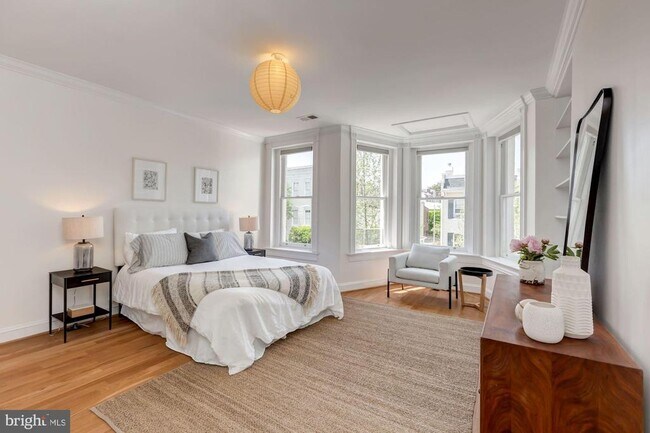 Building Photo - 1409 33rd St NW