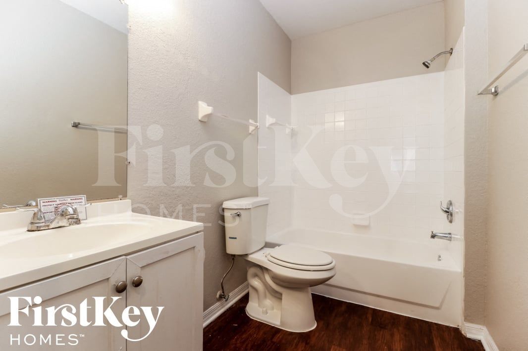 Building Photo - 2849 Peake St