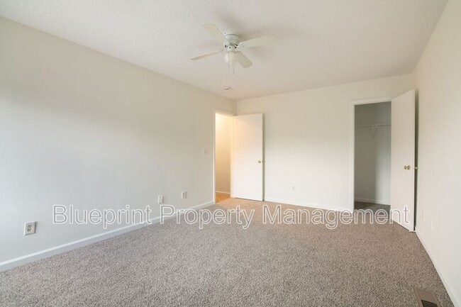 Building Photo - 1722 6th Pl Cir NW