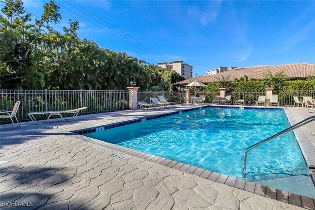 Building Photo - 14750 Laguna Dr
