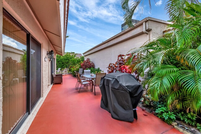 Building Photo - 5760 Piping Rock Dr