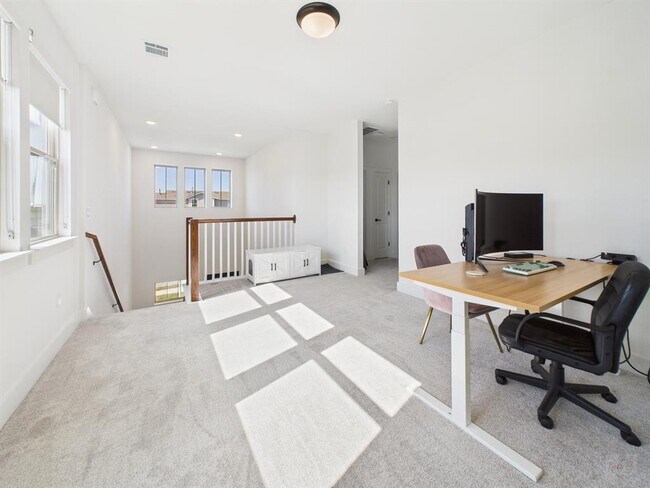 Building Photo - 7602 Bardstown Wy