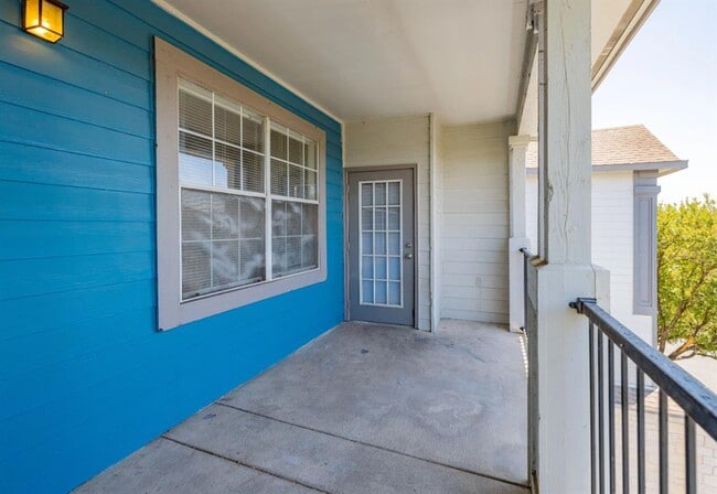 Building Photo - 10505 S I-35 Frontage Rd