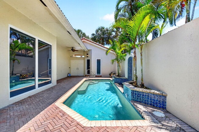 Building Photo - 5063 Ventura Dr