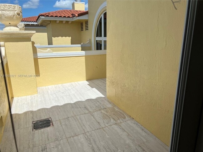 Building Photo - 107 Mendoza Ave