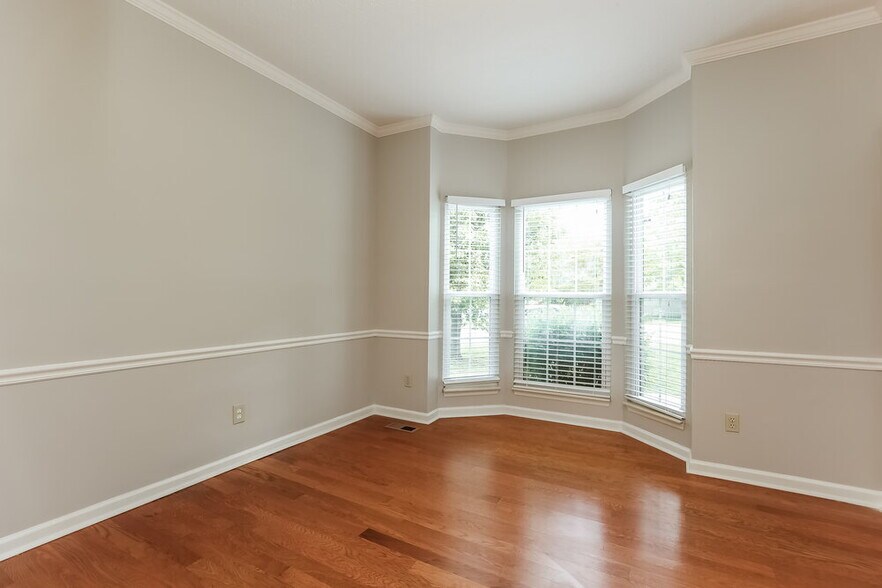 Building Photo - 1472 Aaronwood Dr