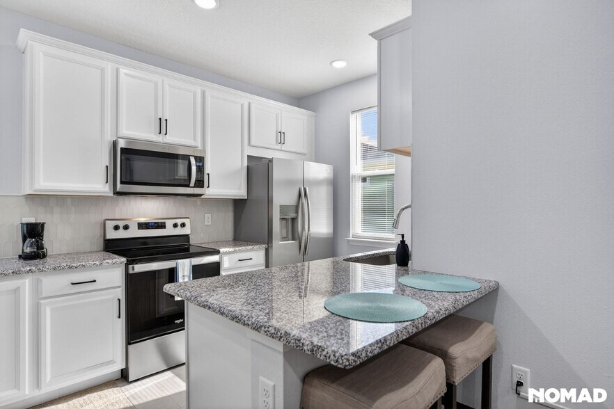 Building Photo - 10322 Marconi Ave