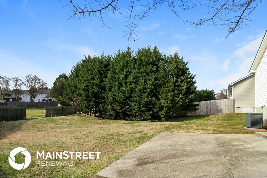 Building Photo - 490 Mae Stone Dr