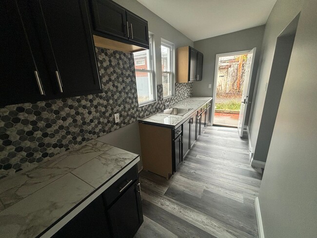 Building Photo - Newly Renovated 2 Bedroom House for Rent!