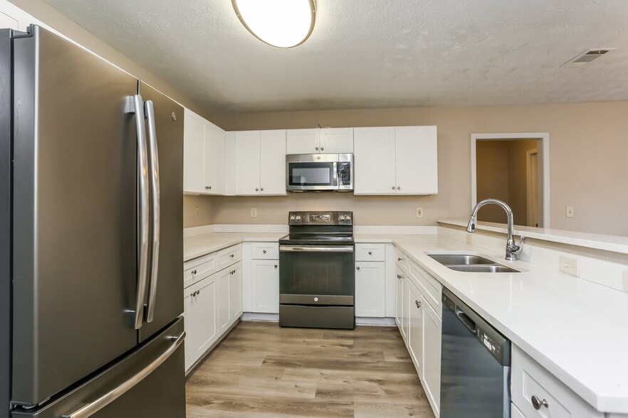 Building Photo - 2601 Branson Pl SW