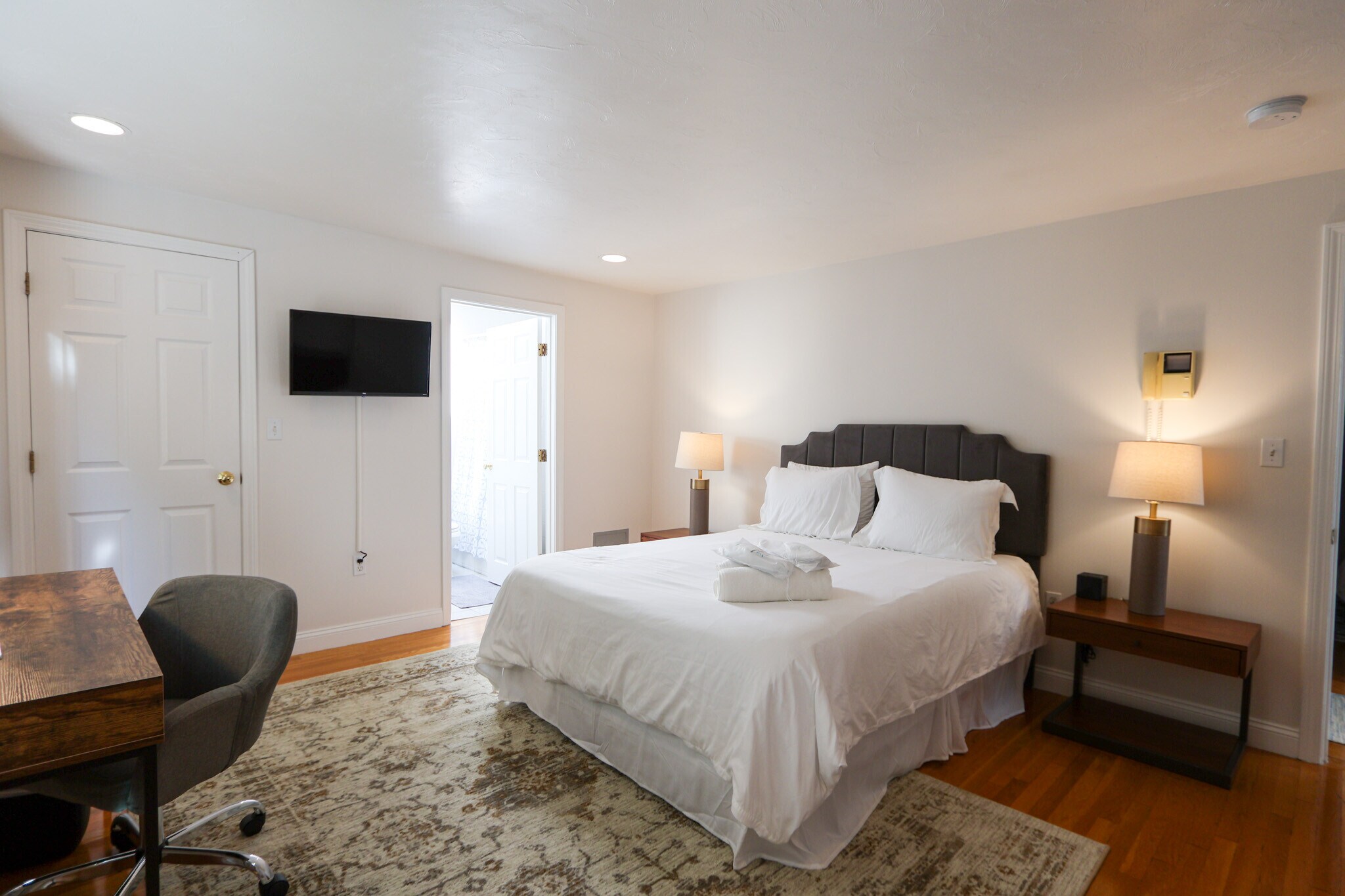 Building Photo - 33 Jay St