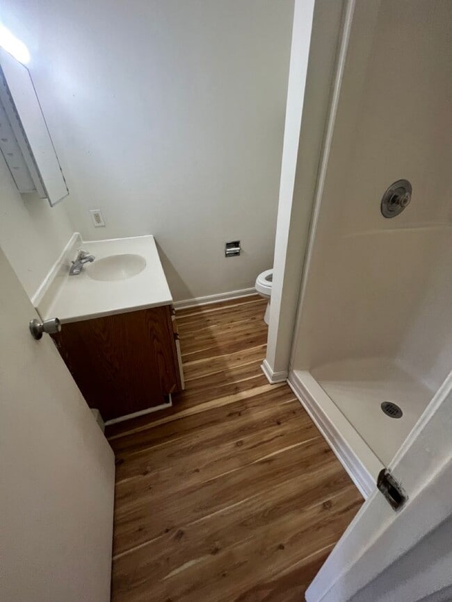 Building Photo - 66 Hungerford Terrace