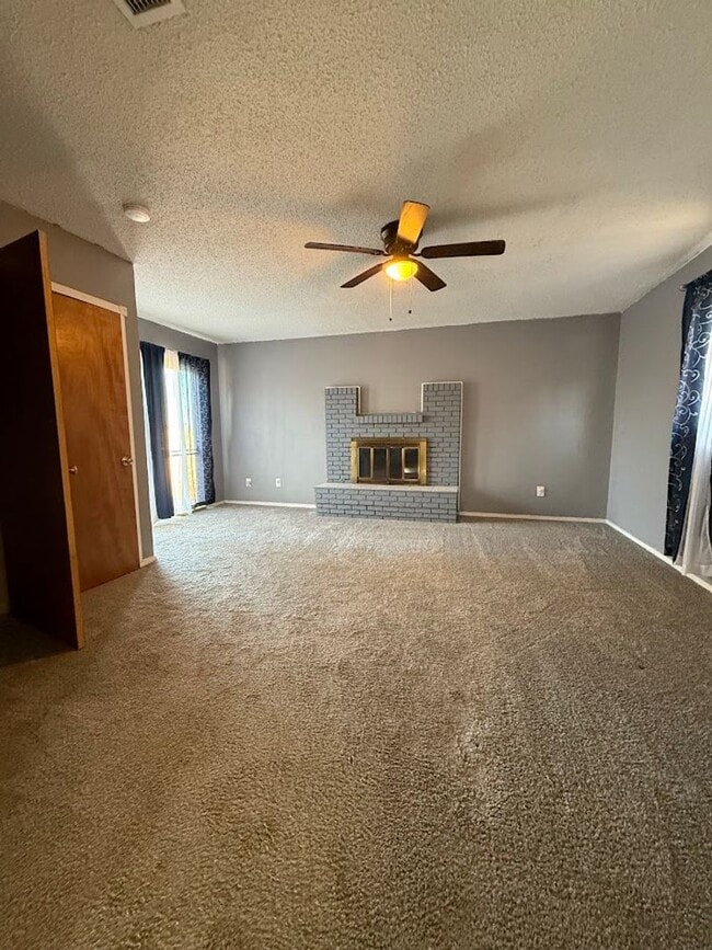 Building Photo - Well Maintained 3bd/2ba Home With Large Bonus Room