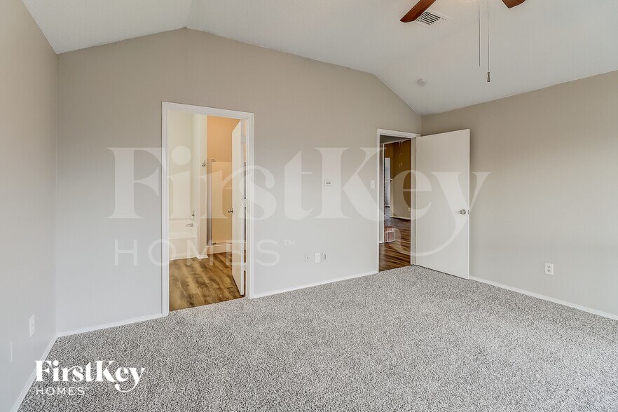 Building Photo - 912 Winterbury Ct