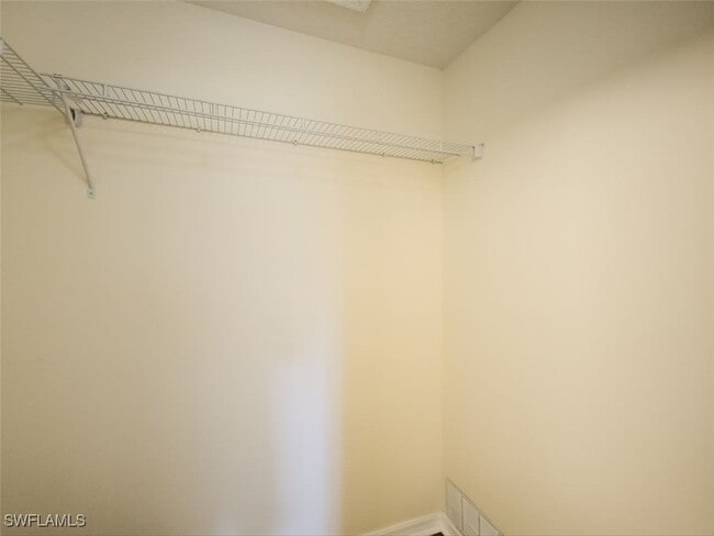 Building Photo - 4209 Castlewood Dr