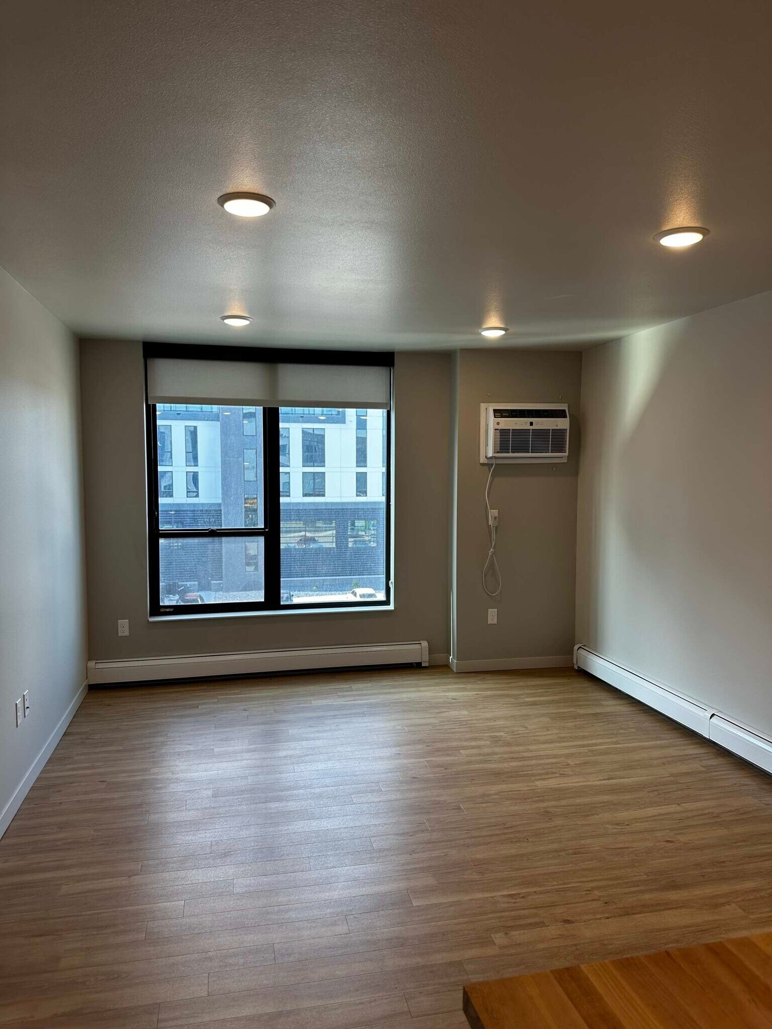 Building Photo - 310 Main Ave
