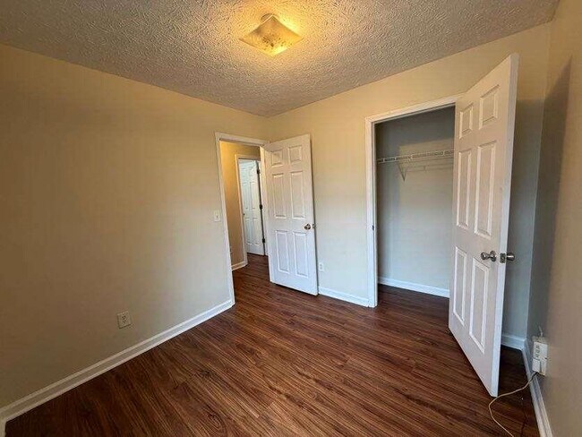 Building Photo - 5196 Tew Ln SW