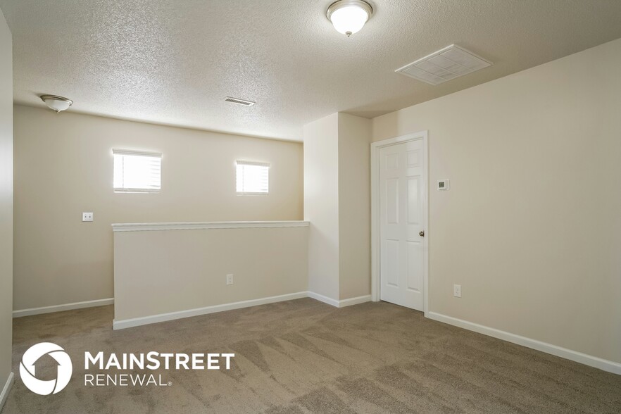 Building Photo - 60 Buckleigh Dr