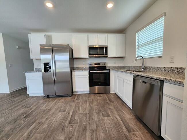 Building Photo - New 3/2 with fenced yard in Foley