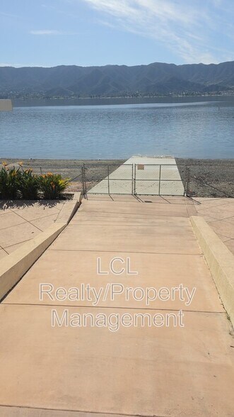 Building Photo - 17977 Lakeshore Dr