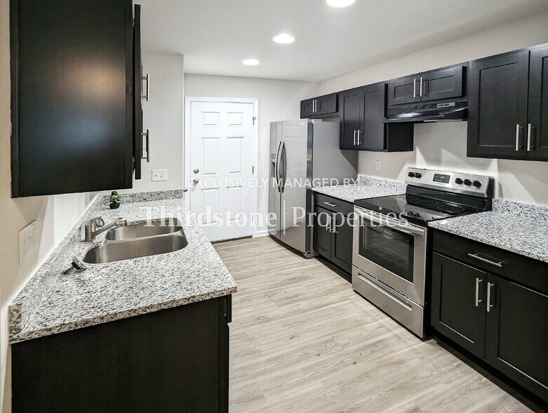 Building Photo - 938 Ardoon St