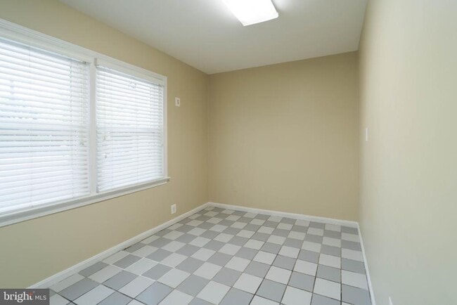 Building Photo - 610 Valley Brook Dr