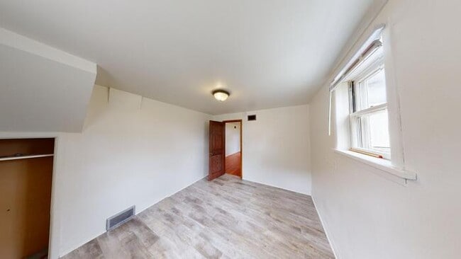 Building Photo - 820 N 13th St