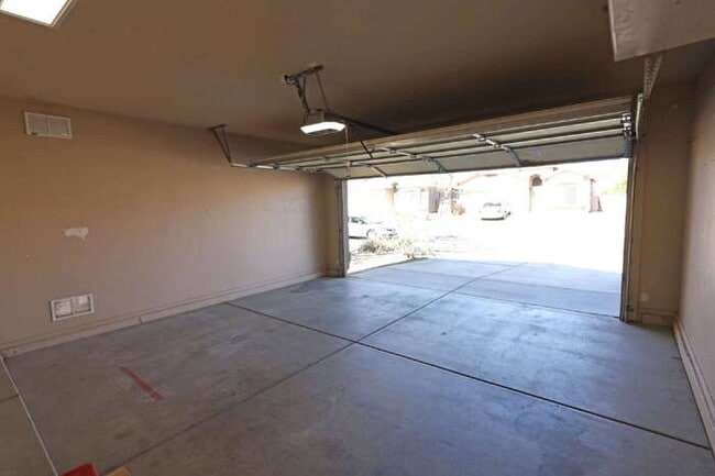 Building Photo - Rancho Sahuarita