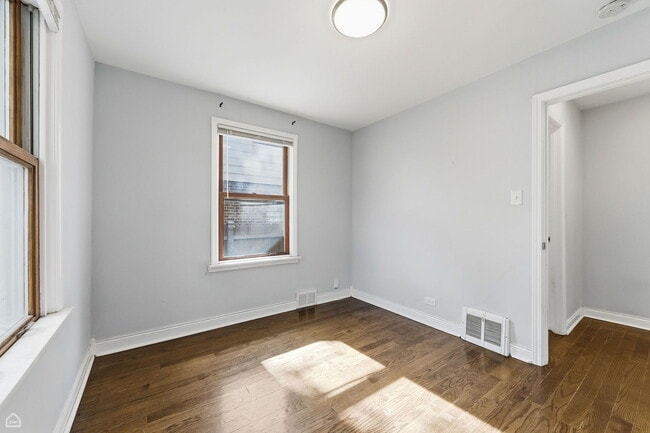 Building Photo - 805 Norfolk Ave