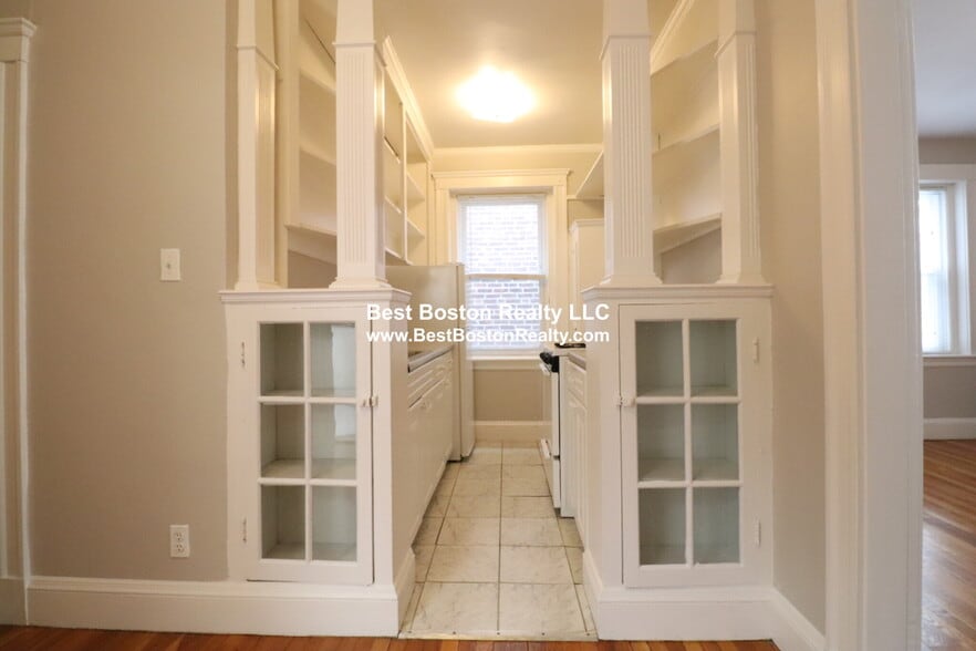 Building Photo - 11 Gray St